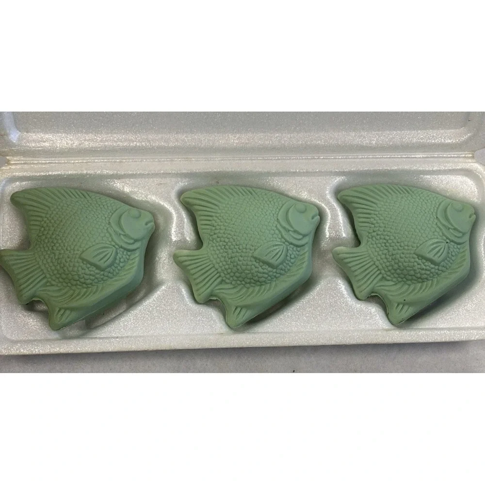 Vintage 1970's Avon Beachy Coastal Angel Fish‎ Fragranced Guest Soaps Hostess
